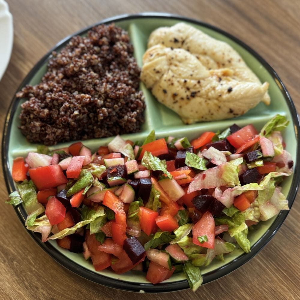 Chicken breast, quinoa and beetroot salad