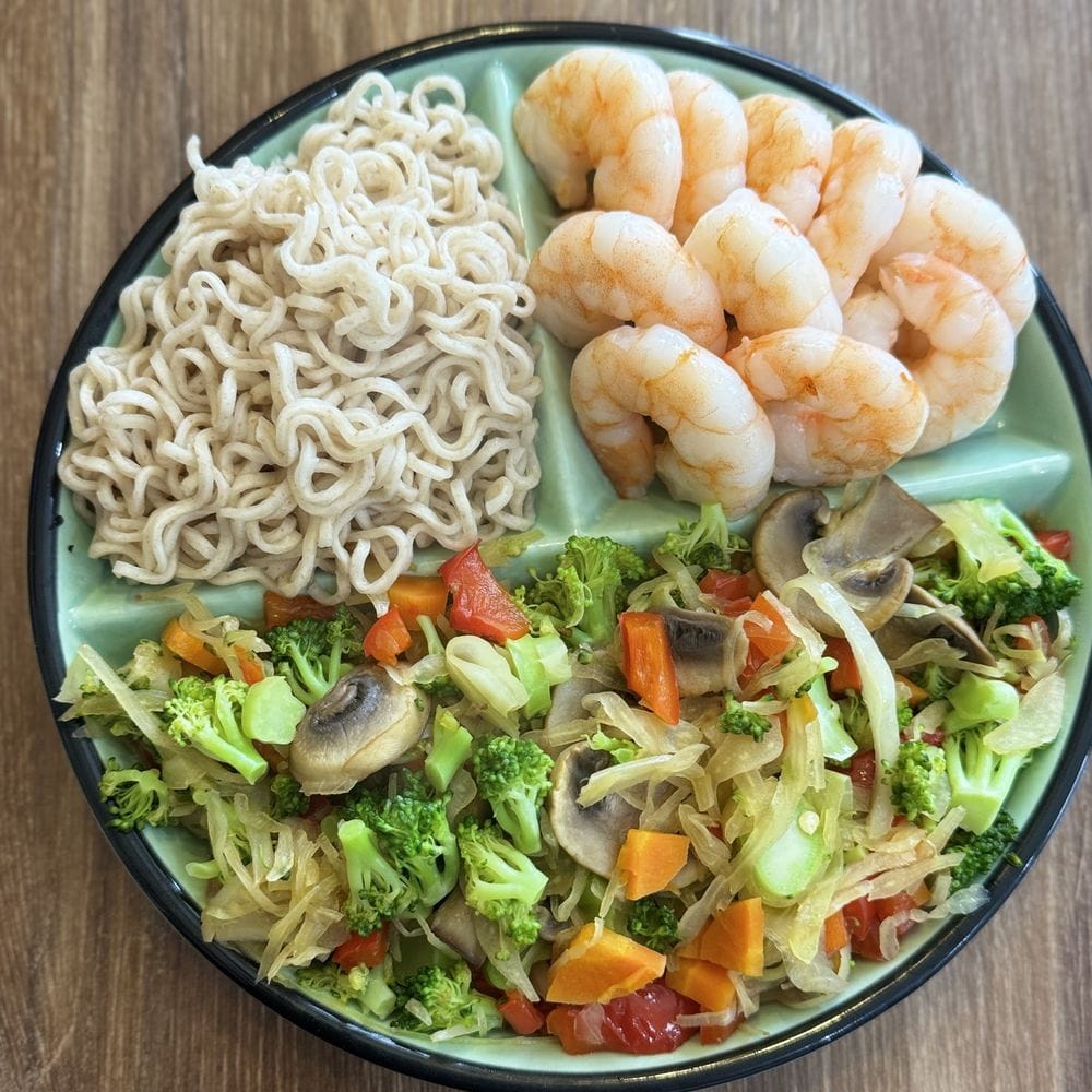Prawns, noodles and stir-fried vegetables